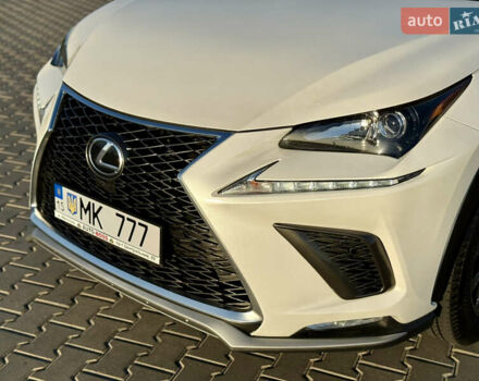 Белый Лексус НХ, объемом двигателя 2 л и пробегом 107 тыс. км за 21999 $, фото 5 на Automoto.ua