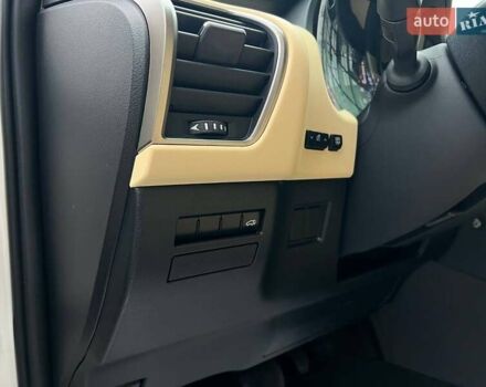 Белый Лексус НХ, объемом двигателя 1.99 л и пробегом 190 тыс. км за 20900 $, фото 16 на Automoto.ua