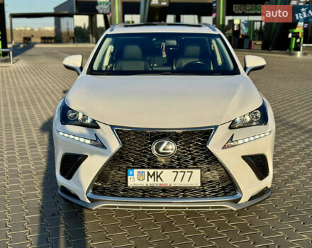 Белый Лексус НХ, объемом двигателя 2 л и пробегом 107 тыс. км за 21999 $, фото 2 на Automoto.ua
