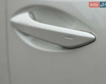 Белый Лексус НХ, объемом двигателя 2 л и пробегом 137 тыс. км за 19500 $, фото 16 на Automoto.ua