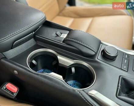 Белый Лексус НХ, объемом двигателя 2 л и пробегом 137 тыс. км за 19500 $, фото 80 на Automoto.ua