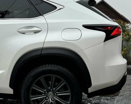 Белый Лексус НХ, объемом двигателя 2 л и пробегом 137 тыс. км за 19500 $, фото 12 на Automoto.ua