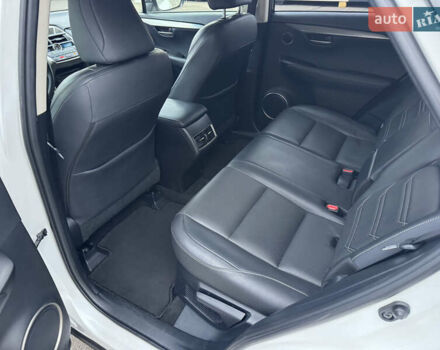 Білий Лексус НХ, об'ємом двигуна 2.5 л та пробігом 119 тис. км за 26500 $, фото 25 на Automoto.ua