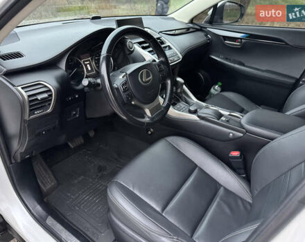 Білий Лексус НХ, об'ємом двигуна 1.99 л та пробігом 103 тис. км за 21500 $, фото 13 на Automoto.ua