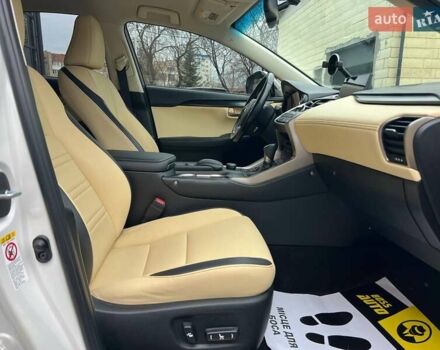 Белый Лексус НХ, объемом двигателя 1.99 л и пробегом 190 тыс. км за 20900 $, фото 24 на Automoto.ua