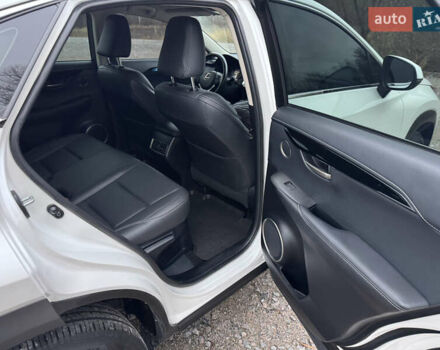 Білий Лексус НХ, об'ємом двигуна 1.99 л та пробігом 103 тис. км за 21500 $, фото 22 на Automoto.ua