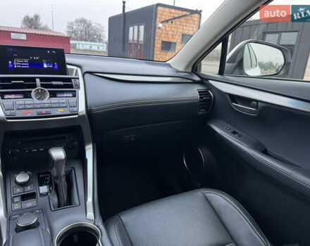 Білий Лексус НХ, об'ємом двигуна 2.5 л та пробігом 119 тис. км за 26500 $, фото 34 на Automoto.ua