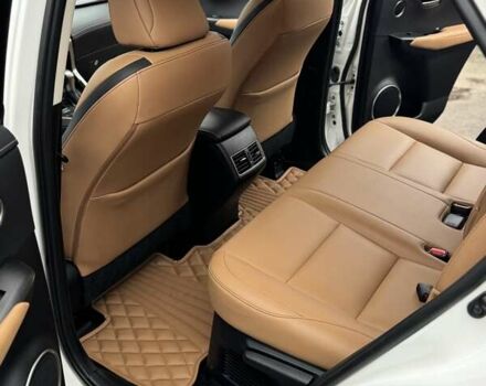 Белый Лексус НХ, объемом двигателя 2 л и пробегом 137 тыс. км за 19500 $, фото 60 на Automoto.ua