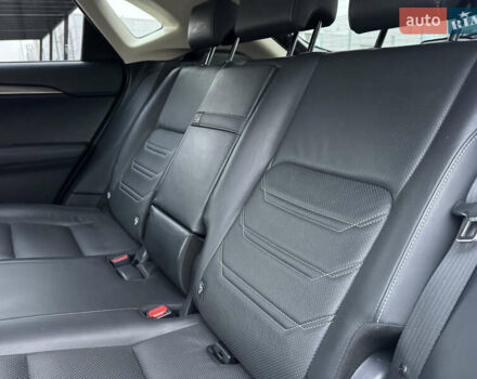 Білий Лексус НХ, об'ємом двигуна 2.5 л та пробігом 119 тис. км за 26500 $, фото 27 на Automoto.ua