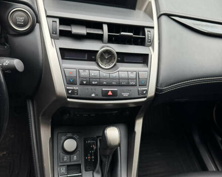 Білий Лексус НХ, об'ємом двигуна 1.99 л та пробігом 103 тис. км за 21500 $, фото 17 на Automoto.ua