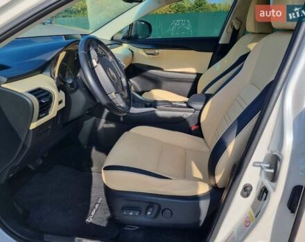 Білий Лексус НХ, об'ємом двигуна 1.99 л та пробігом 190 тис. км за 21500 $, фото 5 на Automoto.ua