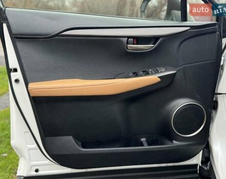 Белый Лексус НХ, объемом двигателя 2 л и пробегом 137 тыс. км за 19500 $, фото 30 на Automoto.ua