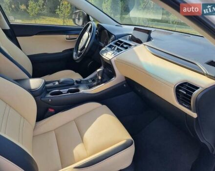 Білий Лексус НХ, об'ємом двигуна 1.99 л та пробігом 190 тис. км за 21500 $, фото 6 на Automoto.ua