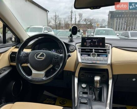 Белый Лексус НХ, объемом двигателя 1.99 л и пробегом 190 тыс. км за 20900 $, фото 11 на Automoto.ua