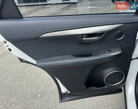 Білий Лексус НХ, об'ємом двигуна 2.5 л та пробігом 119 тис. км за 26500 $, фото 28 на Automoto.ua