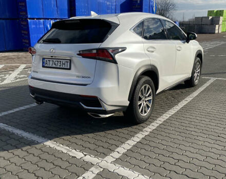 Белый Лексус НХ, объемом двигателя 2 л и пробегом 167 тыс. км за 22500 $, фото 2 на Automoto.ua