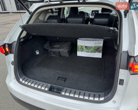 Білий Лексус НХ, об'ємом двигуна 2.5 л та пробігом 119 тис. км за 26500 $, фото 22 на Automoto.ua