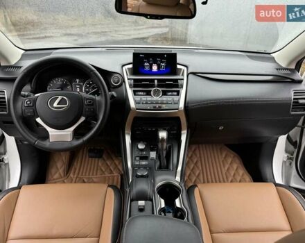 Белый Лексус НХ, объемом двигателя 2 л и пробегом 137 тыс. км за 19500 $, фото 51 на Automoto.ua