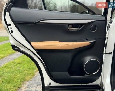 Белый Лексус НХ, объемом двигателя 2 л и пробегом 137 тыс. км за 19500 $, фото 58 на Automoto.ua