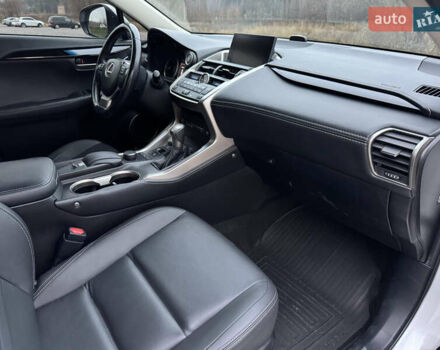 Білий Лексус НХ, об'ємом двигуна 1.99 л та пробігом 103 тис. км за 21500 $, фото 18 на Automoto.ua