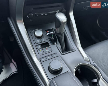 Білий Лексус НХ, об'ємом двигуна 2.5 л та пробігом 119 тис. км за 26500 $, фото 43 на Automoto.ua