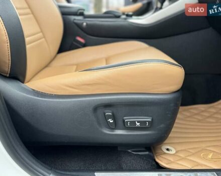 Белый Лексус НХ, объемом двигателя 2 л и пробегом 137 тыс. км за 19500 $, фото 73 на Automoto.ua