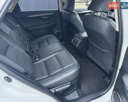 Білий Лексус НХ, об'ємом двигуна 2.5 л та пробігом 119 тис. км за 26500 $, фото 19 на Automoto.ua