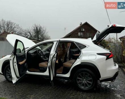 Белый Лексус НХ, объемом двигателя 2 л и пробегом 137 тыс. км за 19500 $, фото 28 на Automoto.ua