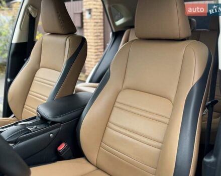 Белый Лексус НХ, объемом двигателя 2 л и пробегом 137 тыс. км за 19500 $, фото 34 на Automoto.ua