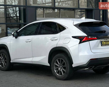Белый Лексус НХ, объемом двигателя 2 л и пробегом 119 тыс. км за 21500 $, фото 3 на Automoto.ua