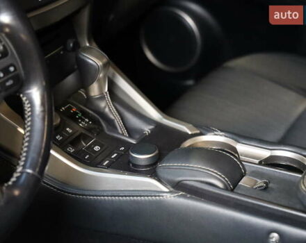 Білий Лексус НХ, об'ємом двигуна 2.49 л та пробігом 213 тис. км за 27900 $, фото 23 на Automoto.ua