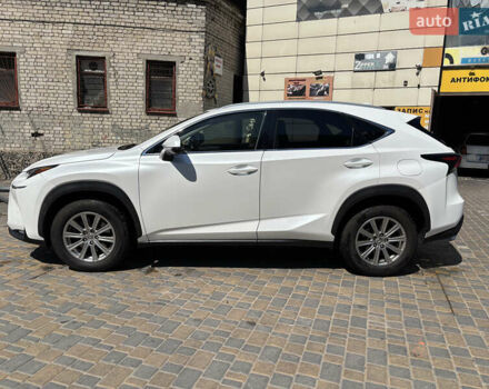 Білий Лексус НХ, об'ємом двигуна 2 л та пробігом 107 тис. км за 24800 $, фото 4 на Automoto.ua