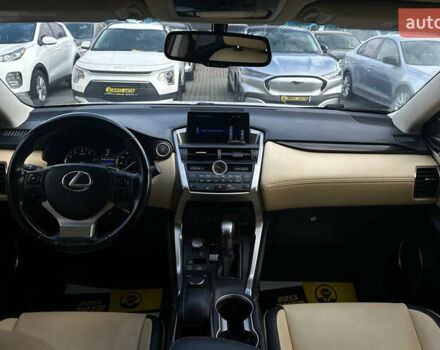 Белый Лексус НХ, объемом двигателя 2 л и пробегом 119 тыс. км за 21500 $, фото 14 на Automoto.ua