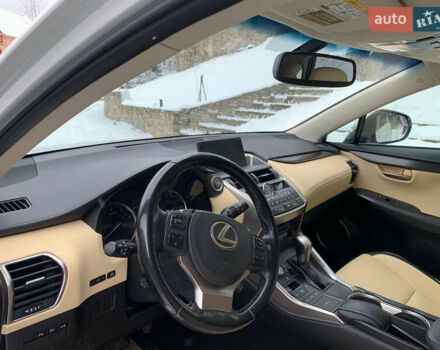 Белый Лексус НХ, объемом двигателя 2 л и пробегом 46 тыс. км за 25500 $, фото 5 на Automoto.ua