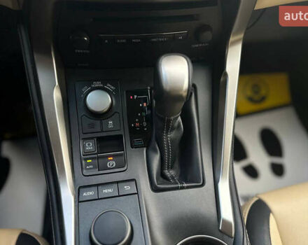 Белый Лексус НХ, объемом двигателя 2 л и пробегом 119 тыс. км за 21500 $, фото 13 на Automoto.ua