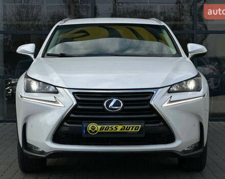 Белый Лексус НХ, объемом двигателя 2 л и пробегом 119 тыс. км за 21500 $, фото 1 на Automoto.ua