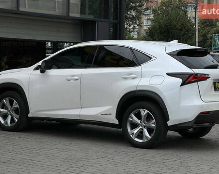 Белый Лексус НХ, объемом двигателя 2.5 л и пробегом 120 тыс. км за 28900 $, фото 1 на Automoto.ua