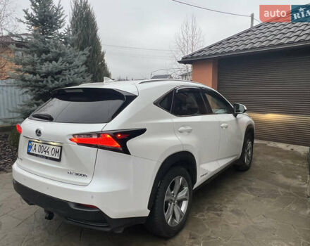 Белый Лексус НХ, объемом двигателя 2.49 л и пробегом 135 тыс. км за 29700 $, фото 5 на Automoto.ua