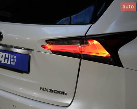 Білий Лексус НХ, об'ємом двигуна 2.49 л та пробігом 213 тис. км за 27900 $, фото 7 на Automoto.ua
