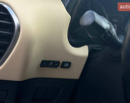 Белый Лексус НХ, объемом двигателя 2 л и пробегом 119 тыс. км за 21500 $, фото 9 на Automoto.ua