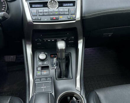 Белый Лексус НХ, объемом двигателя 2.49 л и пробегом 135 тыс. км за 29700 $, фото 14 на Automoto.ua