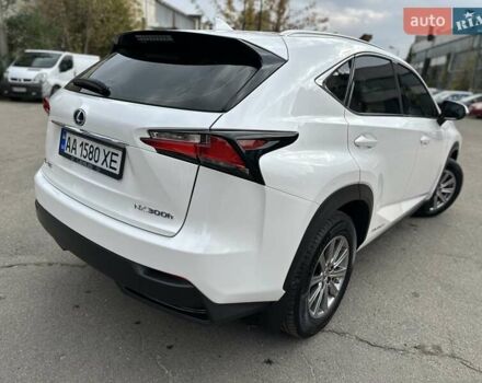 Лексус НХ 2016 у Києві на Automoto.ua Білий Лексус НХ, об'ємом двигуна 2.49 л та пробігом 108 тис. км за 26000 $, фото 3 на Automoto.ua