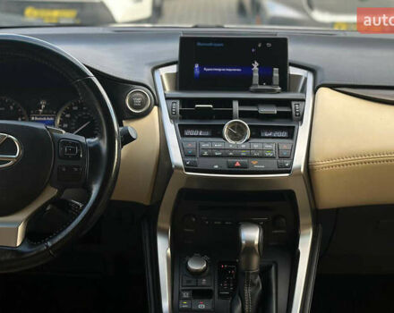 Белый Лексус НХ, объемом двигателя 2 л и пробегом 119 тыс. км за 21500 $, фото 12 на Automoto.ua