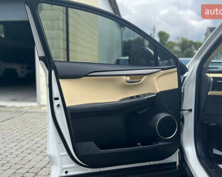 Белый Лексус НХ, объемом двигателя 2.5 л и пробегом 120 тыс. км за 28900 $, фото 6 на Automoto.ua