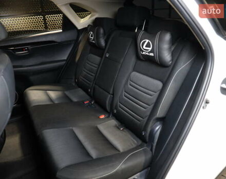 Білий Лексус НХ, об'ємом двигуна 2.49 л та пробігом 213 тис. км за 27900 $, фото 27 на Automoto.ua