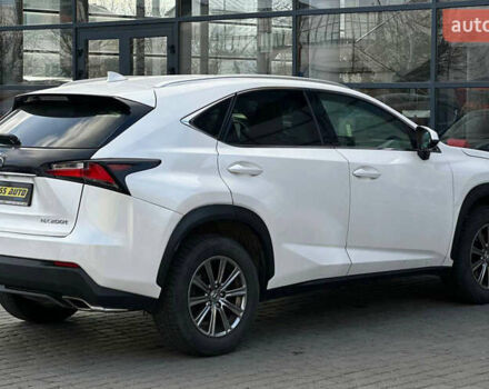 Белый Лексус НХ, объемом двигателя 2 л и пробегом 119 тыс. км за 21500 $, фото 5 на Automoto.ua