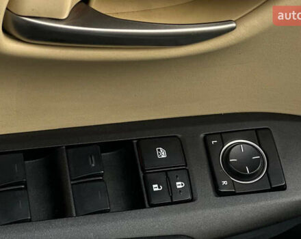 Белый Лексус НХ, объемом двигателя 2 л и пробегом 119 тыс. км за 21500 $, фото 8 на Automoto.ua