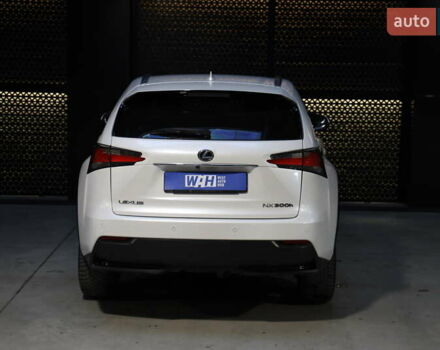 Білий Лексус НХ, об'ємом двигуна 2.49 л та пробігом 213 тис. км за 27900 $, фото 5 на Automoto.ua