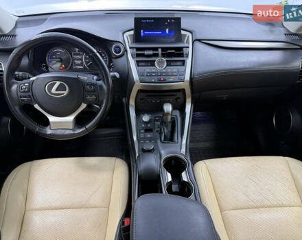 Білий Лексус НХ, об'ємом двигуна 2.49 л та пробігом 129 тис. км за 21900 $, фото 17 на Automoto.ua