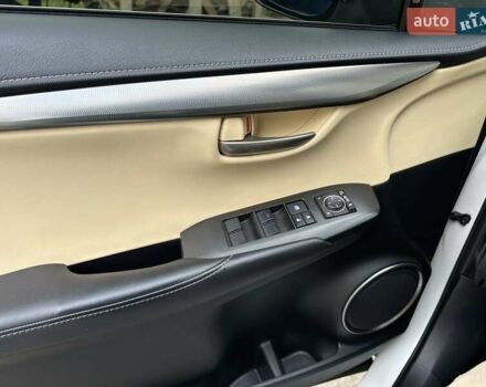 Лексус НХ 2016 у Києві на Automoto.ua Білий Лексус НХ, об'ємом двигуна 2.49 л та пробігом 108 тис. км за 26000 $, фото 19 на Automoto.ua